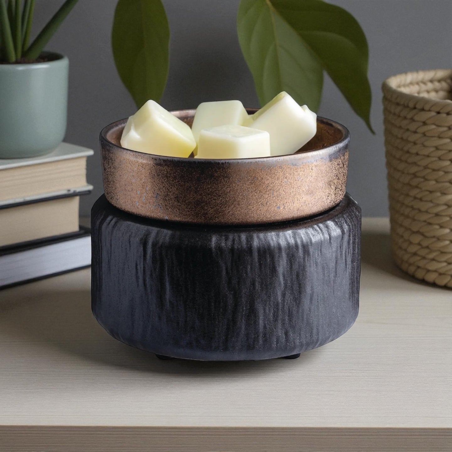 PRIMITIVE BLACK 2 - i - 1 Duftlampe – Klassisk Sort - Eliora ApS